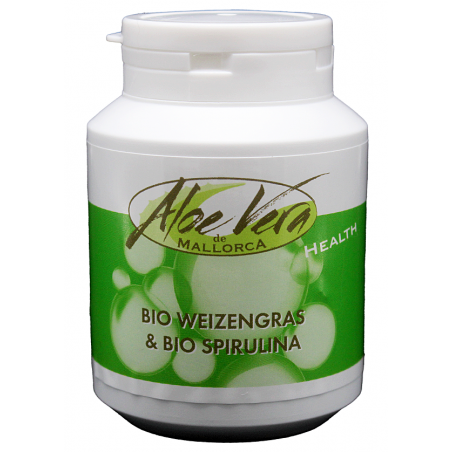 Organic wheatgrass with organic spirulina capsules